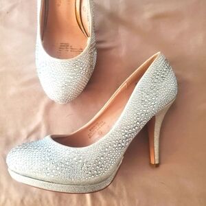 De Blossom Collection Silver Rhinestones Platform Heels